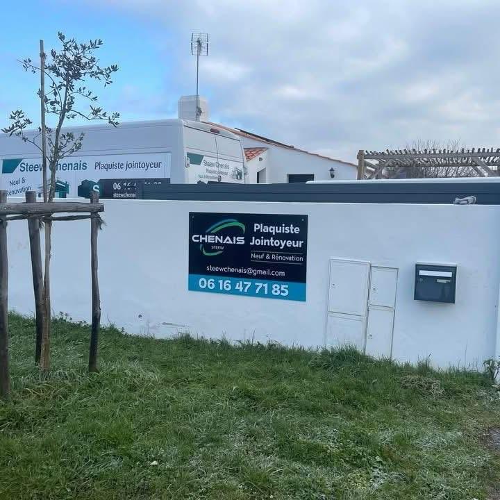 Panneau d'entreprise Steew Chenais Plaquiste Jointoyeur à Saint-Gilles-Croix-de-Vie